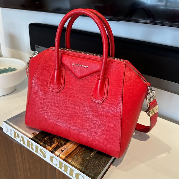 AUTHENTIC GIVENCHY 'ANTIGONA' BAG (MEDIUM) in RED LEATHER ❤️ - Picture 2 of 13